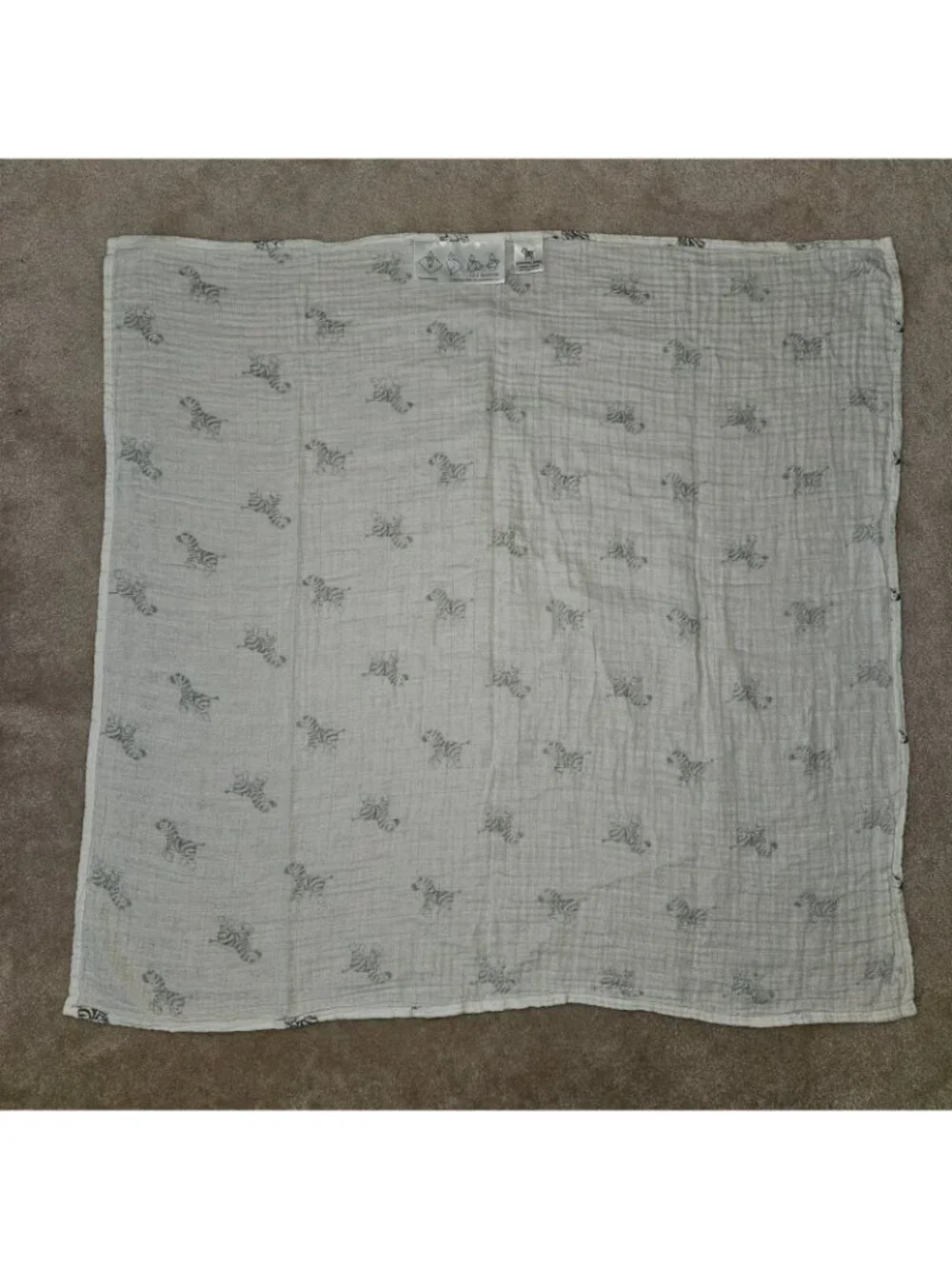 Amazing Baby Zebra Muslin Swaddle Blanket 100% Cotton White Gray 32x32